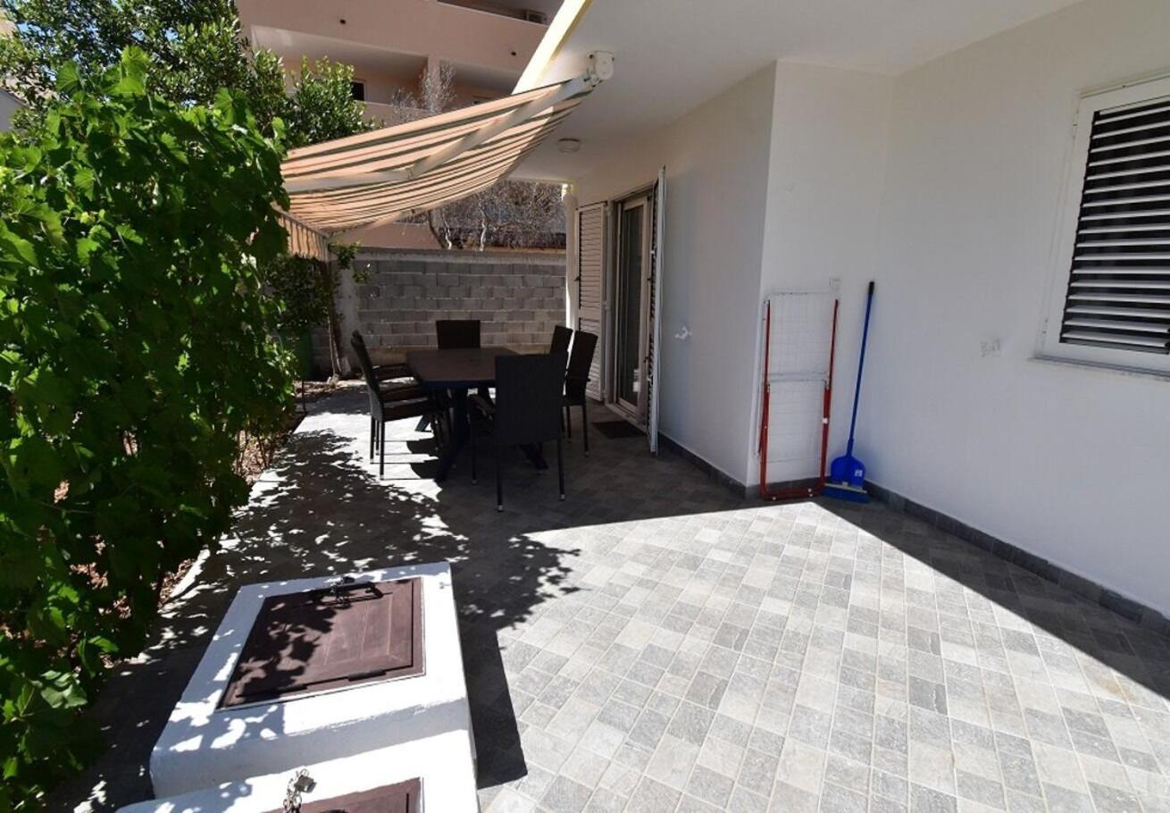Branka - 80 M From *