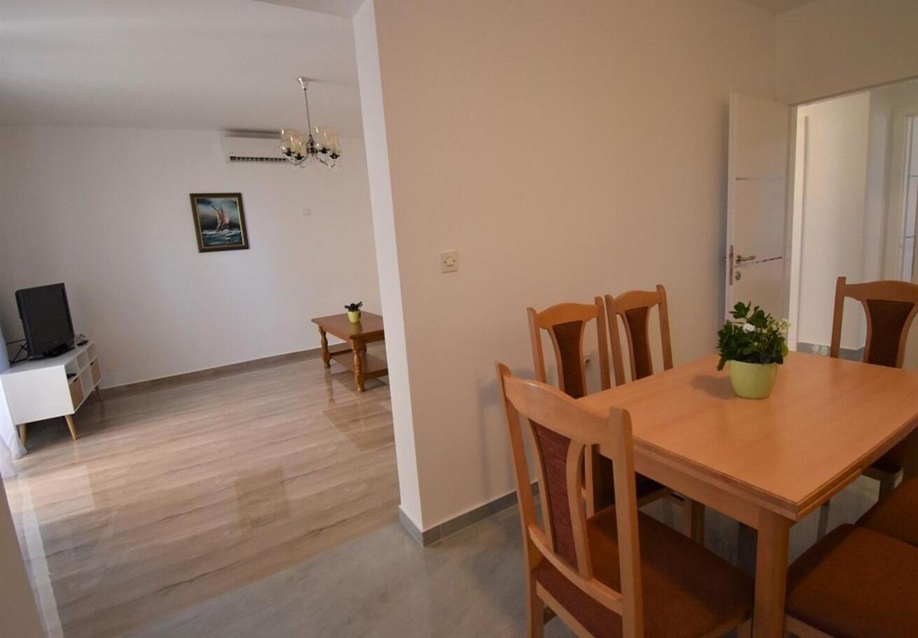 Branka - 80 M From Holiday home Vir