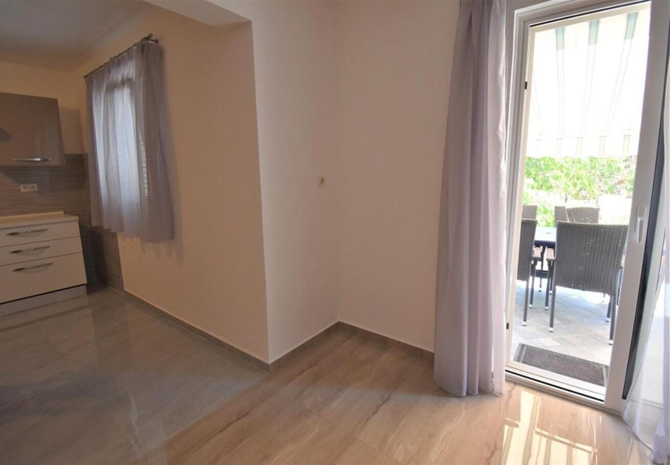 Branka - 80 M From *